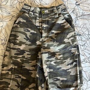 Camo BDG Urban Outfitters pants high waisted
